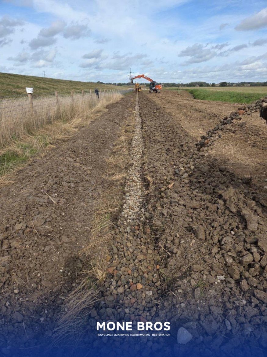 MoneBros's tweet image. We recently supplied over 1000 tonnes of 40mm Washed Recycled Aggregate from Blackhill Quarry to a drainage project in York for a contractor working with the Environment Agency.

Need quality aggregate for your next job?

📧 info@monebros.co.uk

#MoneBros #RecycledAggregate