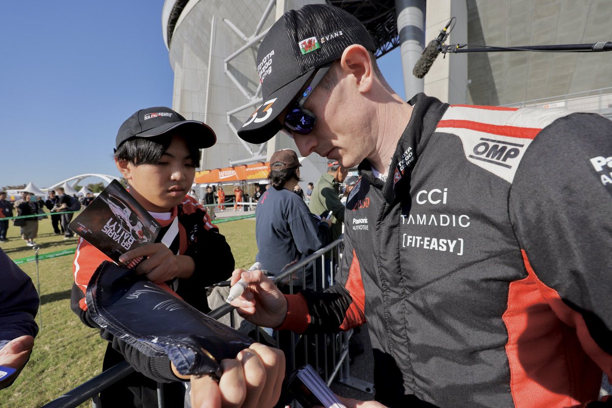 WRC ラリー・ジャパン 初開催年 SUBARU サイン帽子 WRC ラリー