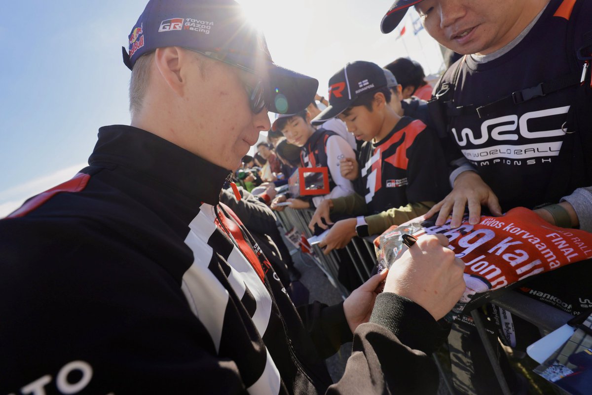 WRC #ラリージャパン 🚗🇯🇵 豊田スタジアムでのオートグラフ
