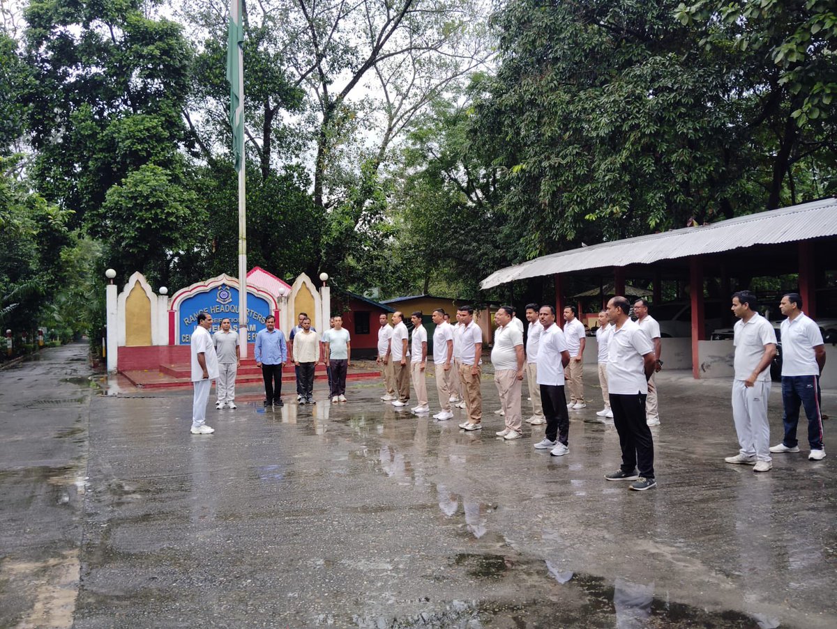 RangeOpsCrpfLA's tweet photo. Rashtriya Ekta Diwas had been observed on 31/10/2025 in this office in a befitting manner. Maximum personnel had participated in the Run for Unity as organised at Ops Range, CRPF, Lower Assam. Officers/Personnel took pledge in this regard as read out by the H.O.O. https://t.co/LW1pbantQI