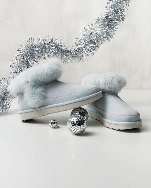 ふわふわなシープスキンのトリミングで、履いた瞬間に秋冬の