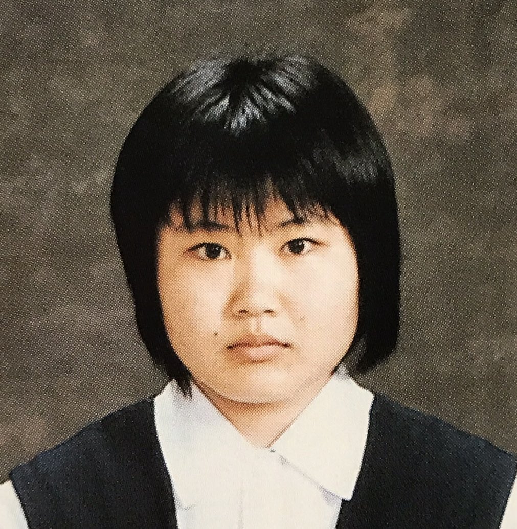 sarafuchu's tweet photo. 最近、垢抜けについての投稿をよく見かけるので、私の垢抜け遍歴を載せておきます
順に18歳→34歳→37歳→40歳 https://t.co/D02jjJMtp1