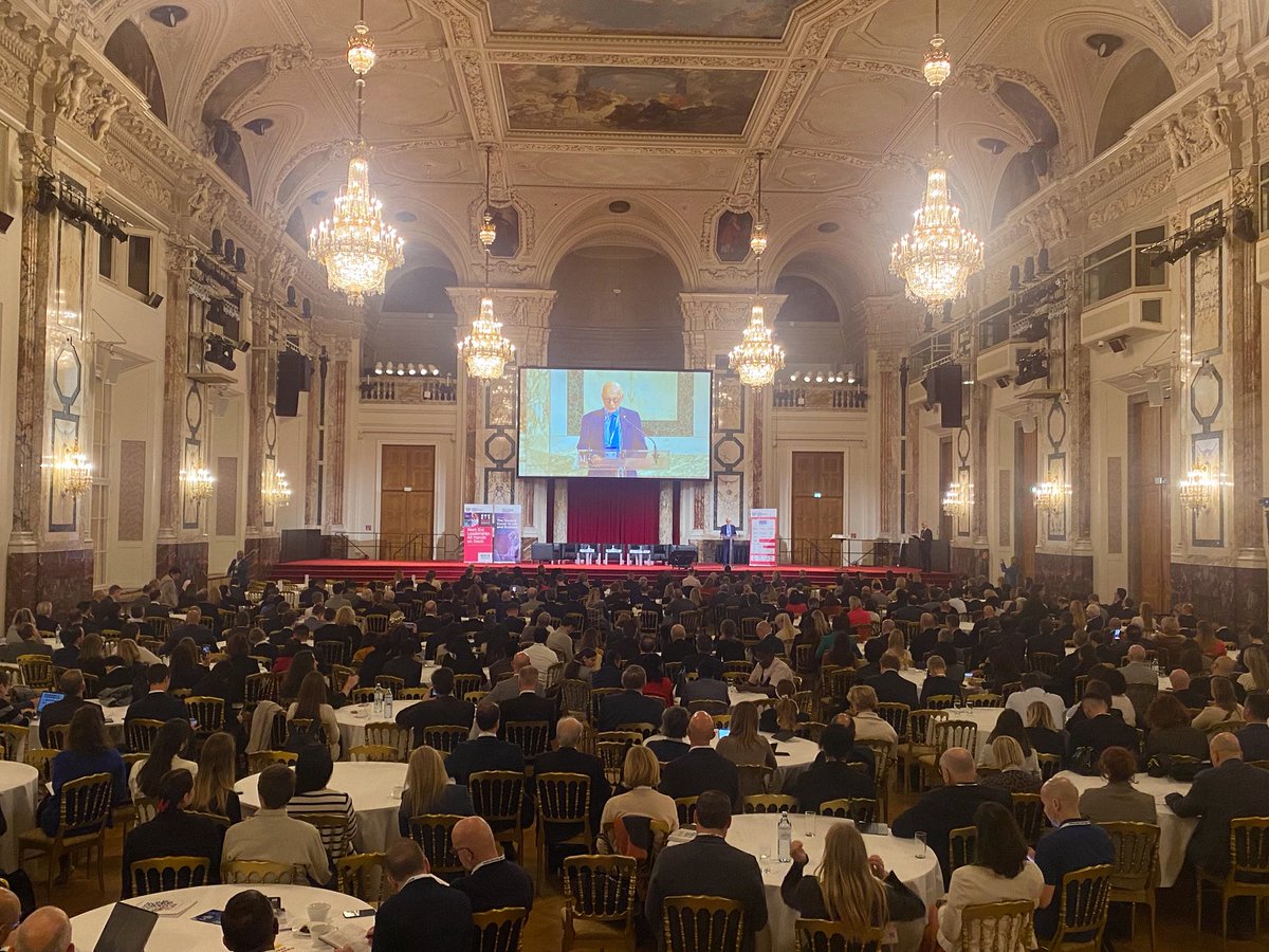 Full house opening of the 17th <a href="/GDruckerForum/">Global Drucker Forum</a> by Richard Straub <a href="/rstraub46/">Richard Straub</a> at <a href="/hofburg/">Hofburg Vienna</a> #Vienna