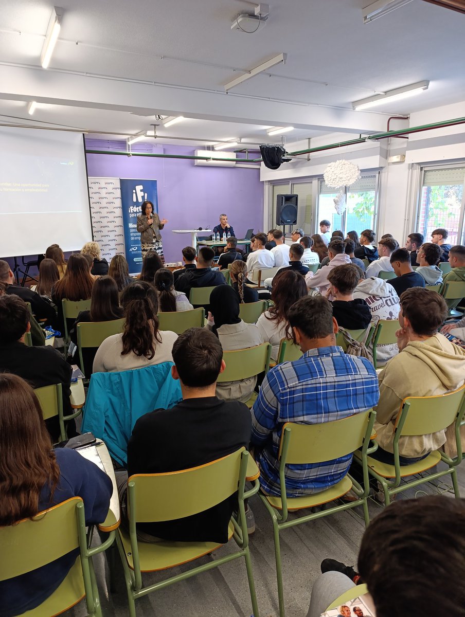 🚀 comenzamos la jornada "Fórmate para emprender" para la formación del emprendimiento y empleo en el IES Salvador Sandoval #formateparaemprender <a href="/EDUARDOABADSABA/">Presidente UPTA España</a>
<a href="/InesMazuelaRo/">Inés Mazuela</a> <a href="/UPTAMurcia/">UPTAMURCIA</a>
📍Torres de Cotillas
Promueve:  <a href="/upta_es/">UPTA España</a>
Financia: <a href="/Fundae_es/">Fundación Estatal para la Formación en el Empleo</a>