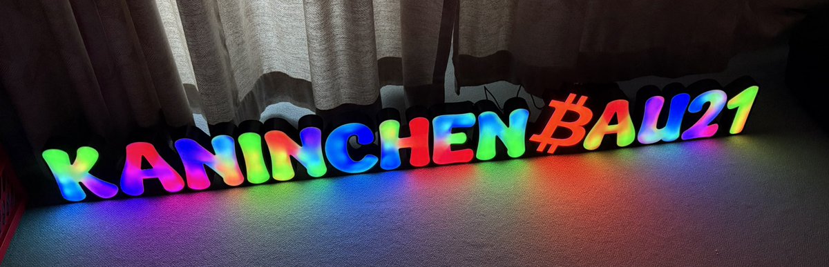 GM an alle Plebs aus dem <a href="/kaninchenbau21/">Kaninchenbau21</a> 

Gestern kam die schöne Lampe von <a href="/Mattn1101/">Mattn</a> bei mir an, falls es nächstes Jahr ein Treffen bei <a href="/Hadaikum3D/">Hadaikum</a> gibt, bringe ich die Lampe natürlich mit. 

Euch noch eine schöne Woche.