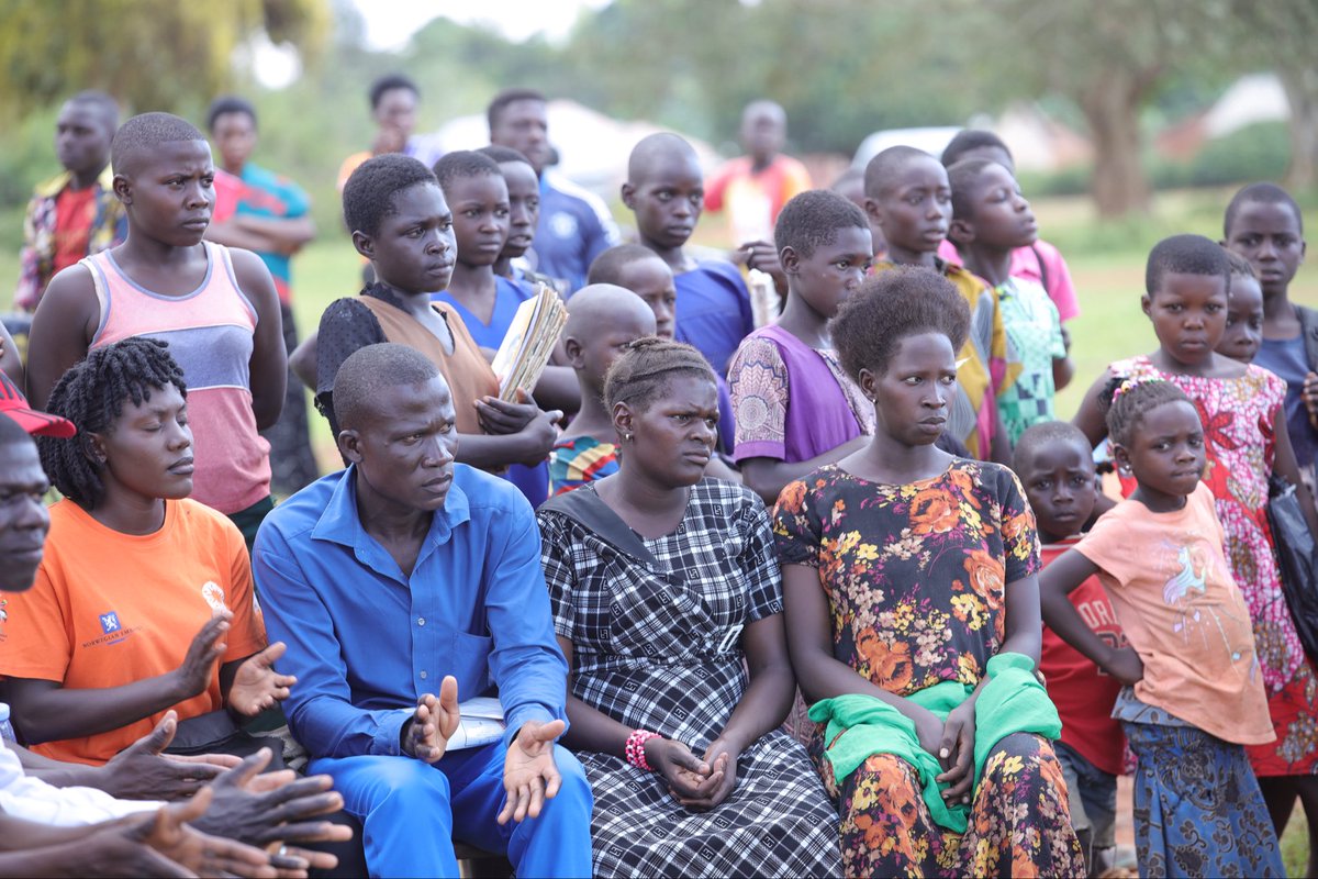 UNFPAUganda's tweet photo. Youth Savings & Loan Associations (#YSLA) continue to empower young people! ๐
Linked to the #PDM, members are saving together, accessing #SRHR services, and using the Chomoka digital platform to grow their incomes & champion menstrual health in their communities. #2gether4SRHR https://t.co/GH0YZ2qOuO
