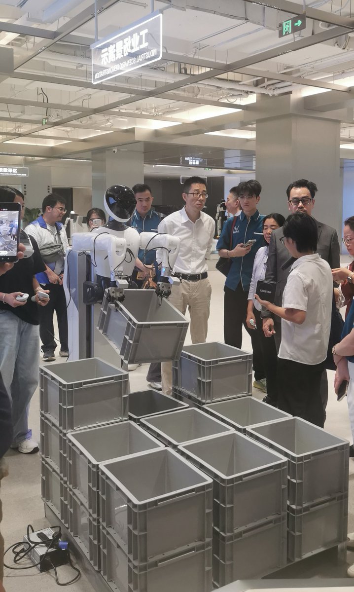 cabeljc's tweet image. Humanoids are learning by doing.
Visited @AgiBot_zhiyuan Center, where robots train for real jobs: warehouse, home care, hospitality.
#PhysicalAI is going live.
#humanoidrobotics