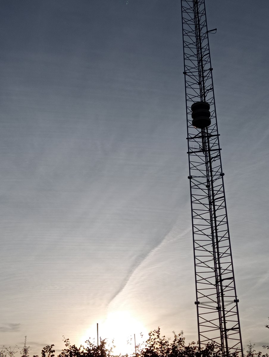 Lavante21575499's tweet image. The Netherlands, November 6th. Heavy spraying again. They&apos;ve been at it all night and continue dumping their poison on us during the day. This really needs to end. #GEOENGINEERING #HAARP #DOPPLER #NEXRAD #EISCAT  😷🤮💀☠️💩