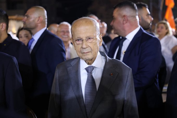 يتهاوى ومن معه
وتبقى القوات نجمة في السماء❤️💚