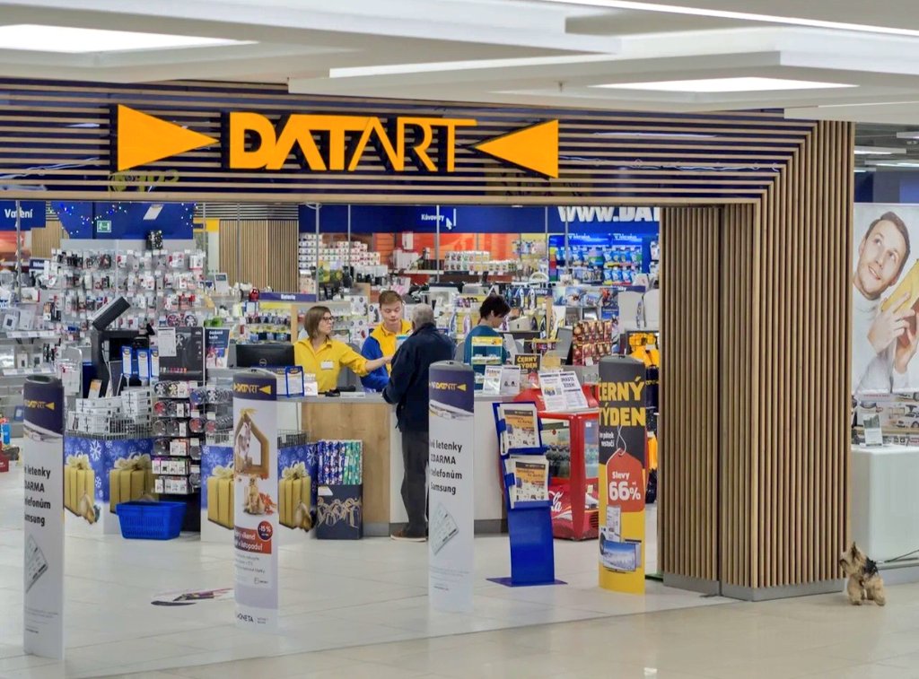 Fana43124688's tweet image. 🇨🇿📲 Czech electronics giant #Datart announces its first results following its merger with Electro World stores. 💰 Sales of the Nay-Datart group exceeded 40 billion CZK, with profits reaching 1 billion CZK.
#Czechia 
⬇️
seznamzpravy.cz/clanek/ekonomi…