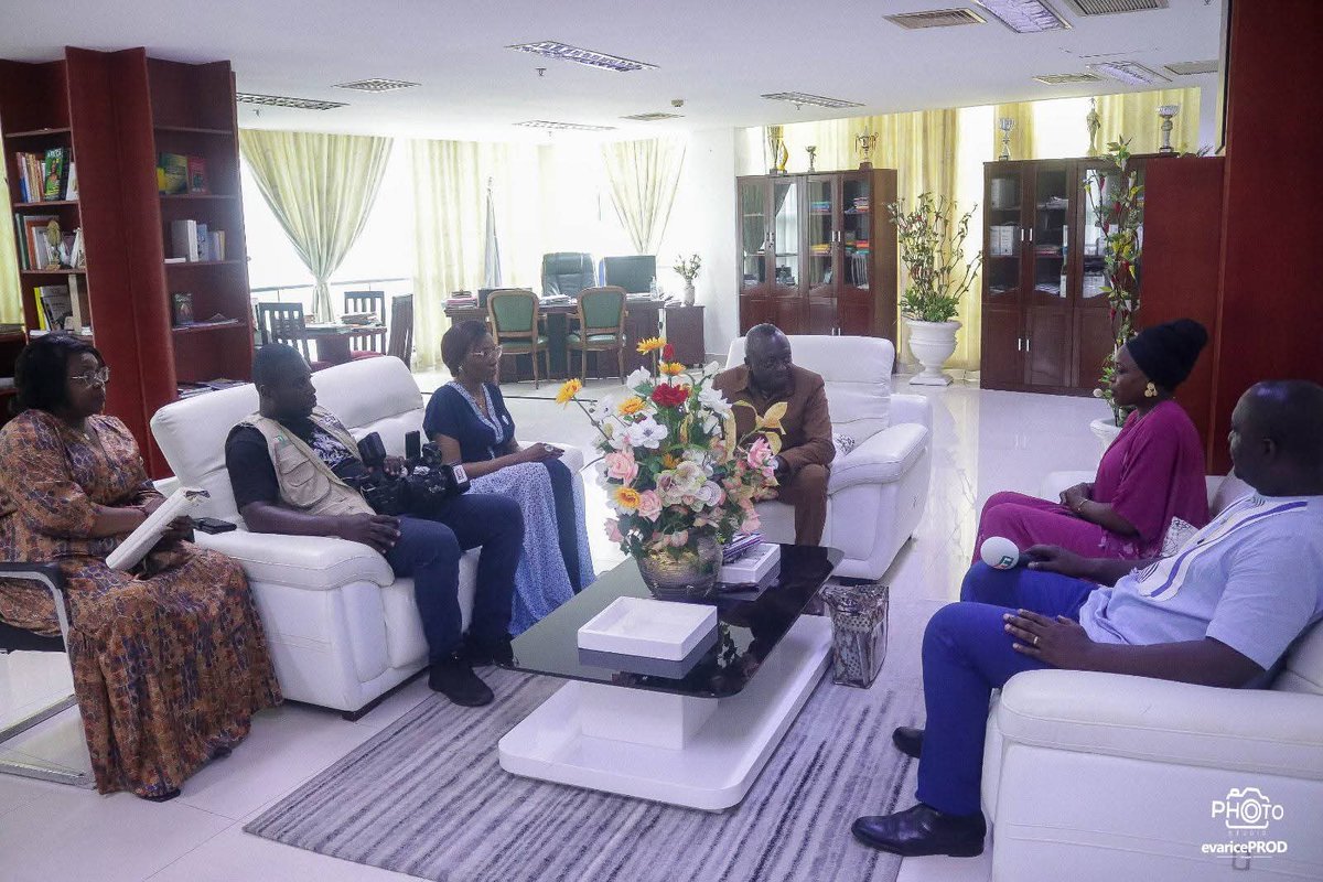 Merla2022's tweet photo. [CAN 2025- PRODUCTIONS RTI]
En prélude à la CAN,nous avons reçu la visite des reporters de la RTI, METCH Paul Samuel et BATCHIL Harouna présents au Gabon depuis le weekend dernier pour une série d'interviews. Après avoir réalisé la mienne, je les ai introduits chez le DG GTV https://t.co/2BHIrZDw2Z