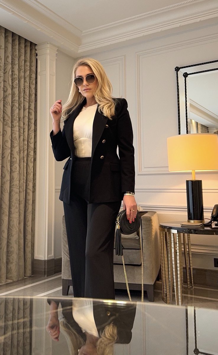 SpoilmeNikki's tweet image. You might be the boss at work, but in reality we both know who the real financial director is ✨