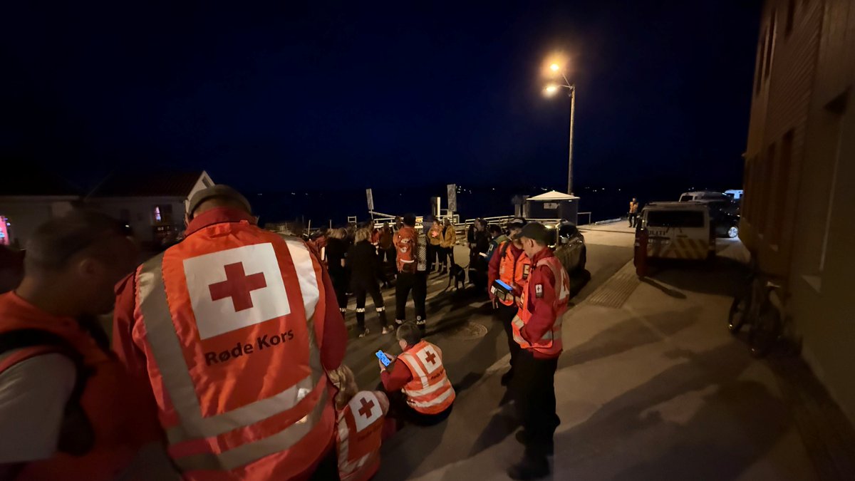 Øvelse i Vrådal! 

Lørdag 8. november gjennomfører om lag 50 frivillige mannskaper fra Telemark Røde Kors en planlagt øvelse i søk og redning i området rundt Straand Hotel i Vrådal. 
Du vil derfor kunne se uniformerte mannskaper og kjøretøy i området i løpet av dagen.