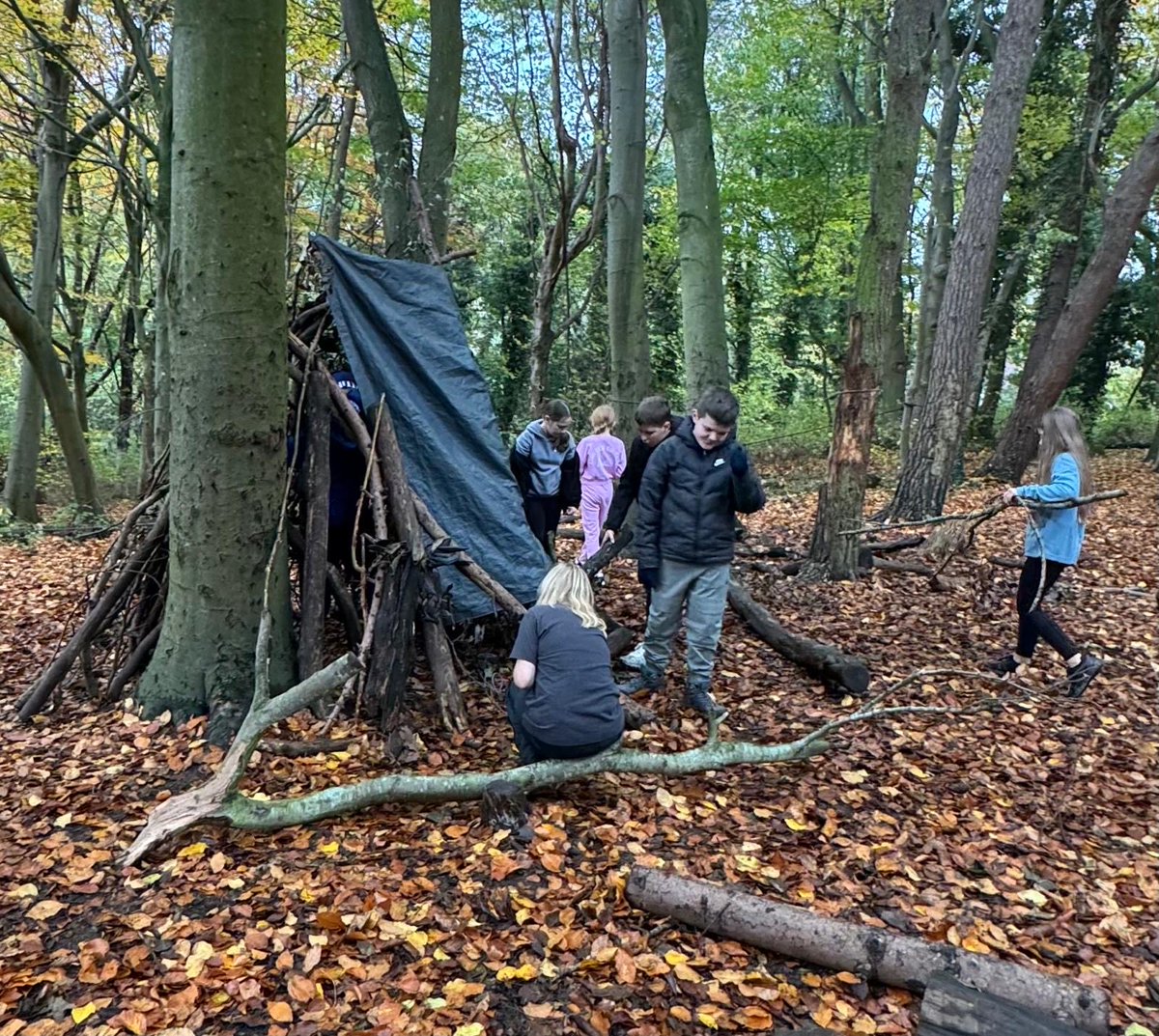 BarnfieldsPS's tweet image. Yesterday, our Y6’s put their survival skills to the test! 🏕️ Den building, fire lighting and teamwork to boot!! They all loved it!