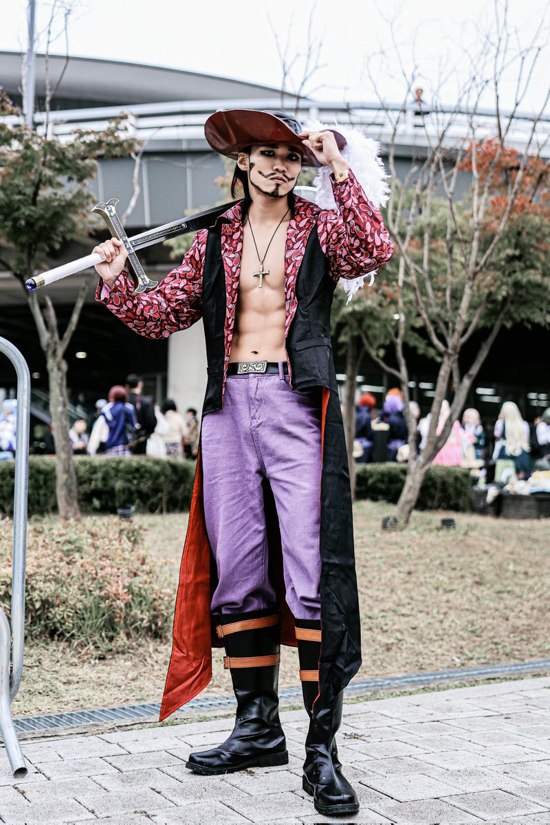 kuku122900's tweet image. 2025.10.26
수코 수원메쎄

원피스
쥬라큘 미호크
(M. @happpy_hs)

#ONEPIECE #ジュラキュール・ミホーク #cosplay