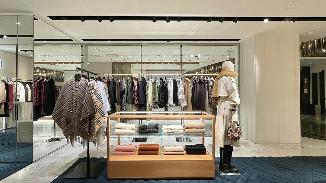 cppluxury's tweet image. BURBERRY opens new pop-up and Scarf Bar in Tokyo at Isetan

#Burberry #Tokyo #Isetan #ScarfBar #luxuryfashion #luxuryaccessories #luxuryretail #luxurypopup @Burberry