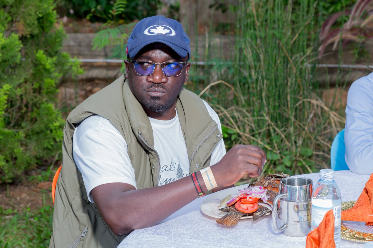 RotaryBunga's tweet image. ✨️PHOTO MOMENT✨️
Fried fish, laughter, and purpose.
 What a day at the Fish Bonanza Fundraiser! 
#RotaryBunga #SsebbobboProject
