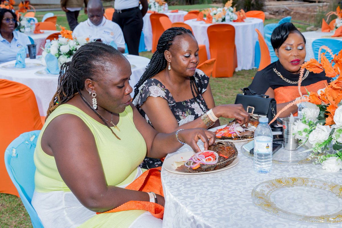 RotaryBunga's tweet image. ✨️PHOTO MOMENT✨️
Fried fish, laughter, and purpose.
 What a day at the Fish Bonanza Fundraiser! 
#RotaryBunga #SsebbobboProject