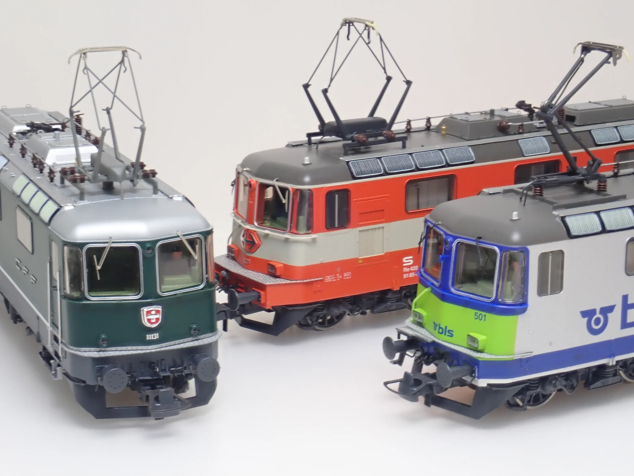 ROCO　SBB DE4/4 荷物電車 Models IMON 【鉄道模型】公式 on X: 