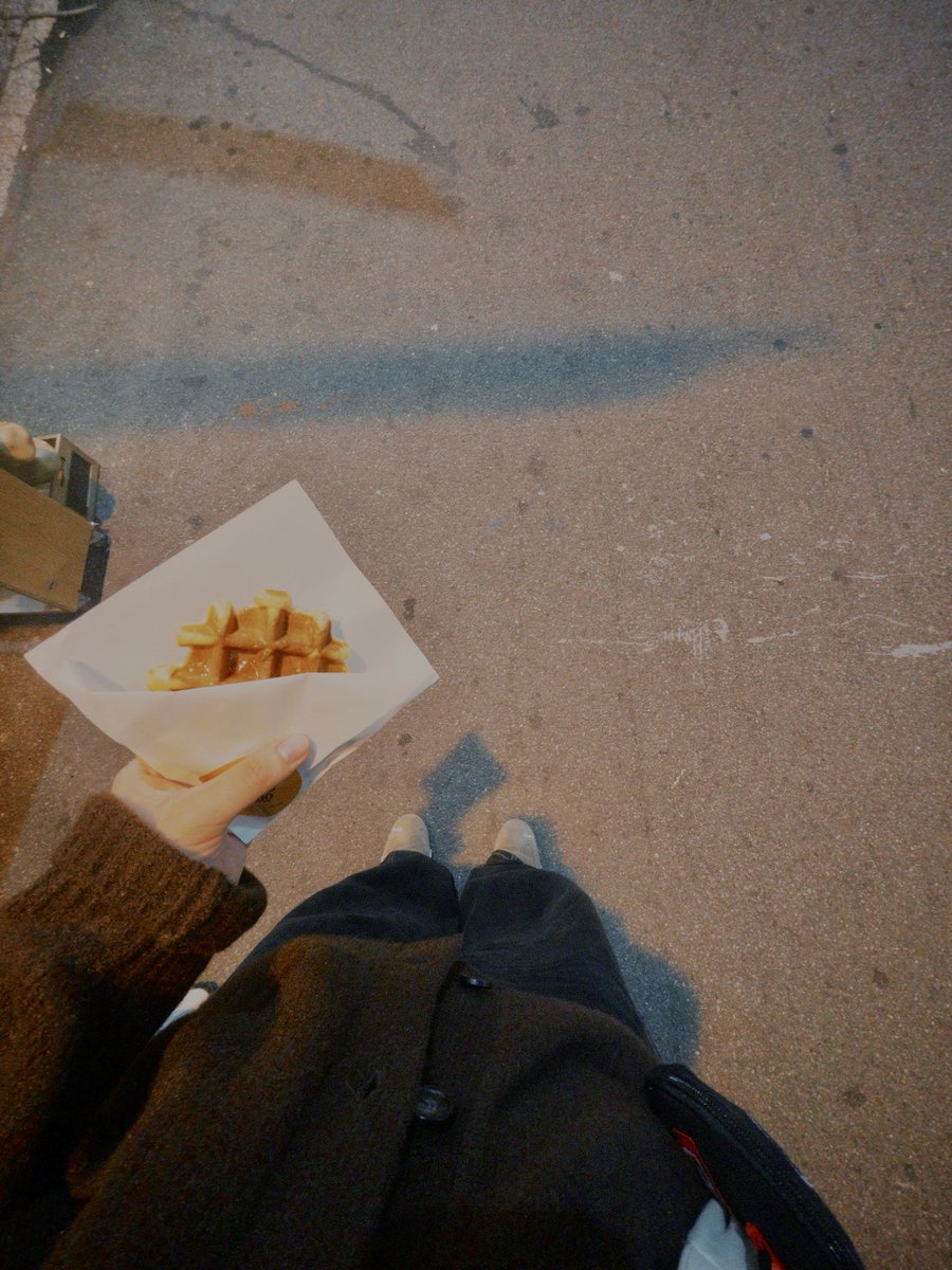 young____630's tweet photo. power of waffle🥞 https://t.co/lCs26q0FQl