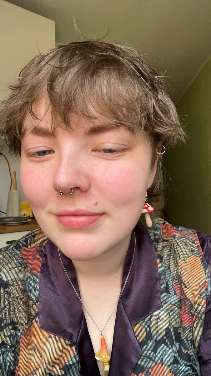 i got purple!
- something you like 
- an album
- a celebrity 
- an outfit

reply for a color:3