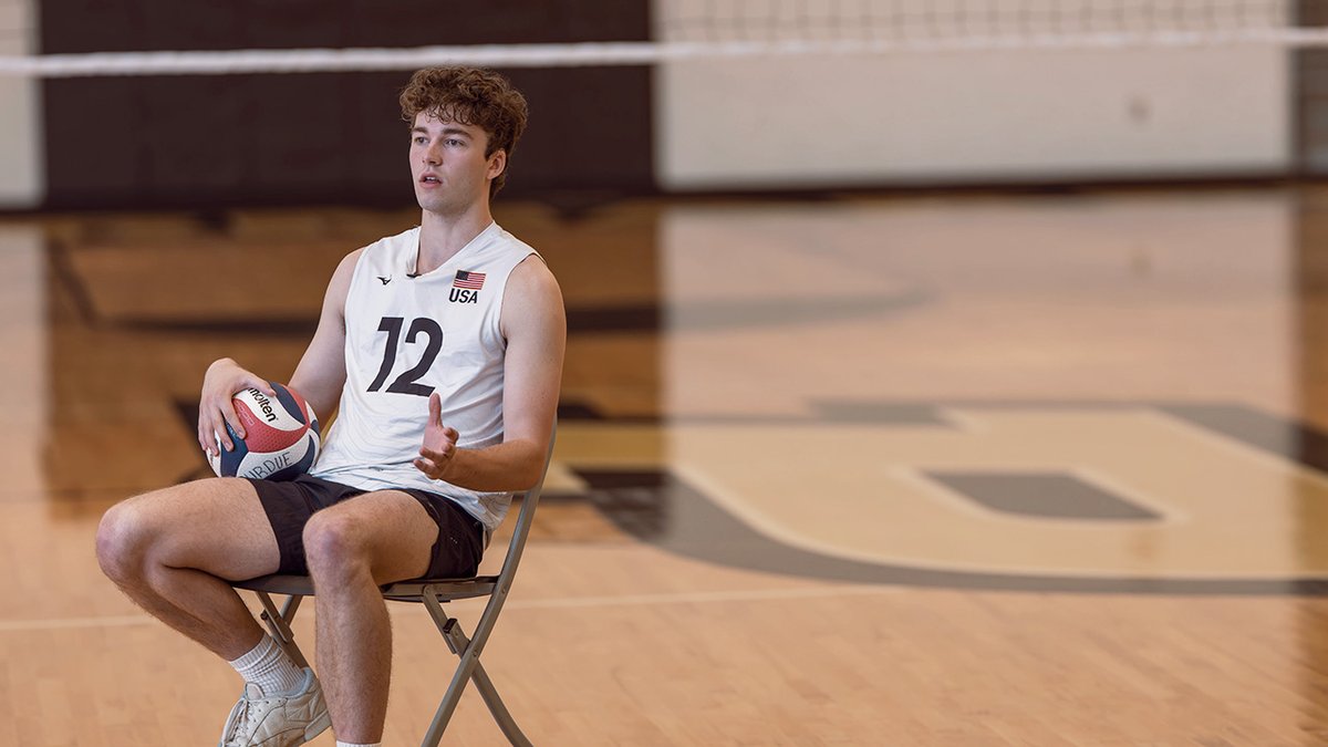 PurdueEngineers's tweet image. Cullen Bradley (CompE &apos;25) was fully deaf by age 3. In seventh grade, he tried out for his middle school&apos;s boy&apos;s volleyball team and didn&apos;t make it. In eighth grade, he tried again and was rejected once more. Most students would have moved on to something else.

The recent…