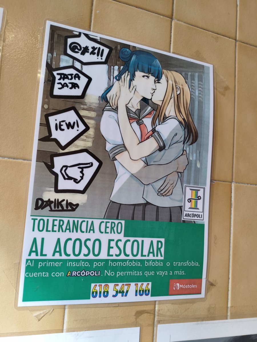 Lo que me he encontrado hoy en la pared de un instituto necesito que me lo expliquen