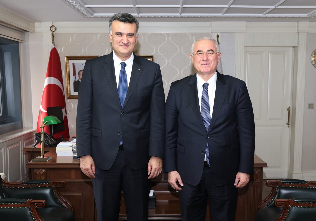 TRombudsman's tweet image. Orta Doğu Teknik Üniversitesi (ODTÜ) Rektörü Sayın Prof. Dr. Ahmet Yozgatlıgil, Rektör Danışmanı Sayın Prof. Dr. Oğuzhan Hasançebi ve Genel Sekreter Vekili Sayın Hüseyin Kaymak ile birlikte Kamu Başdenetçisi Sayın Mehmet Akarca’yı ziyaret etti. 

Görüşmeye; Kamu Denetçisi Sayın…