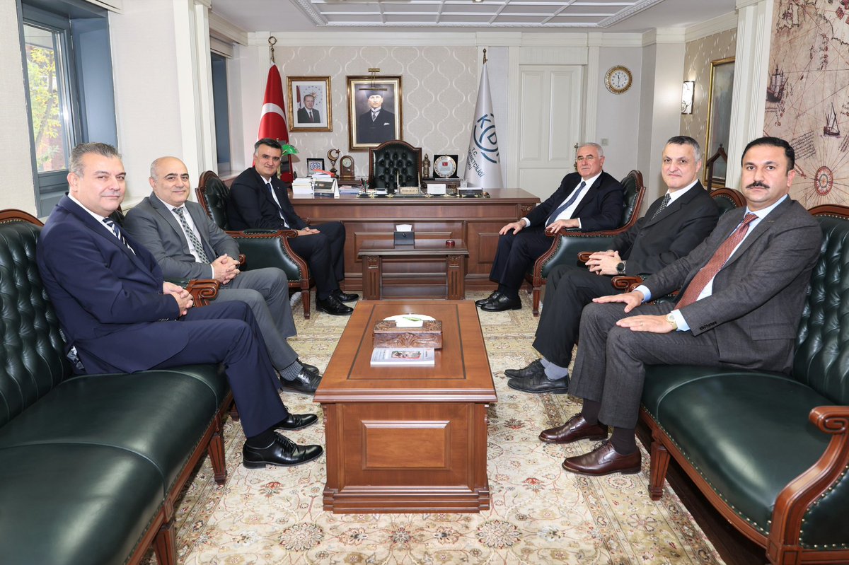 TRombudsman's tweet image. Orta Doğu Teknik Üniversitesi (ODTÜ) Rektörü Sayın Prof. Dr. Ahmet Yozgatlıgil, Rektör Danışmanı Sayın Prof. Dr. Oğuzhan Hasançebi ve Genel Sekreter Vekili Sayın Hüseyin Kaymak ile birlikte Kamu Başdenetçisi Sayın Mehmet Akarca’yı ziyaret etti. 

Görüşmeye; Kamu Denetçisi Sayın…