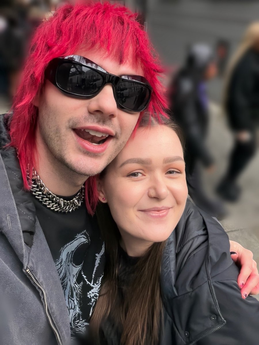 eileen is a ☆ tweet media