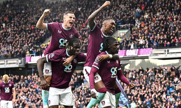 Officialtalkbfc's tweet photo. Leeds fans, the gift that keeps on giving 😂😂

#twitterclarets | #UTC | #BurnleyFC https://t.co/ln89VGoSB9
