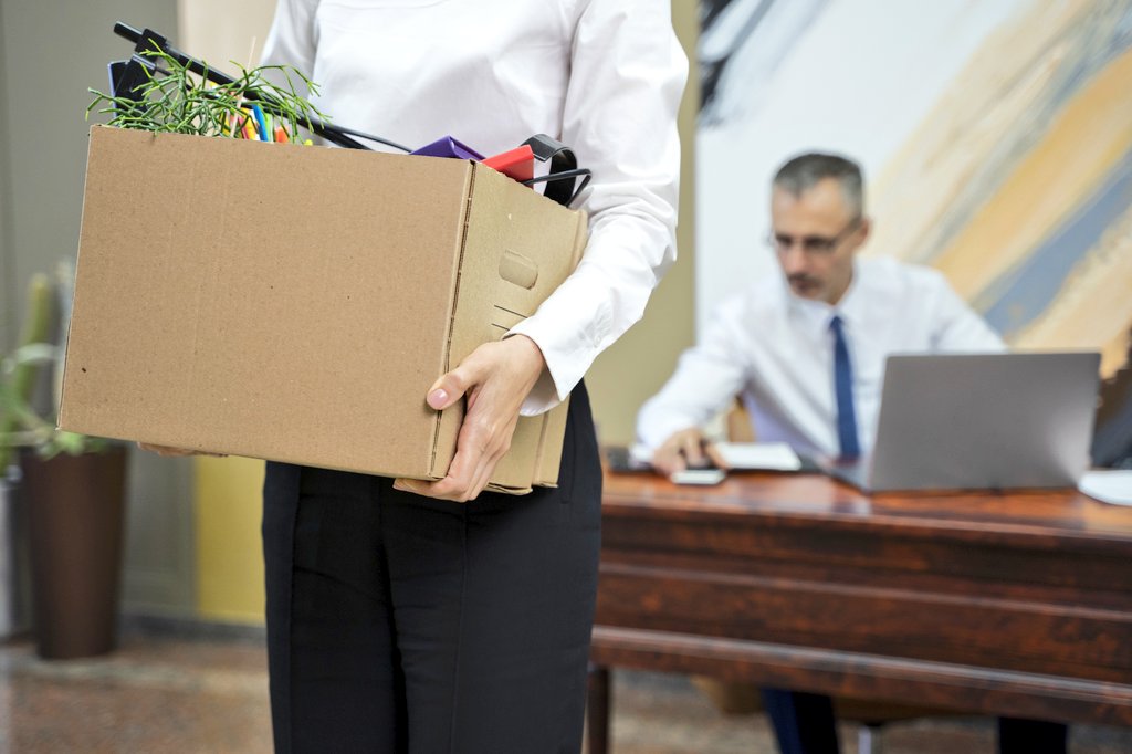 pierrepinna's tweet image. #FutureOfWork 

IBM’s CEO admits Gen Z’s hiring nightmare is real—but after promising to hire more grads, he’s laying off thousands of workers

fortune.com/2025/11/05/ibm…

Layoffs are sweeping the corporate world as companies restructure around #AI and automation. From Amazon to…