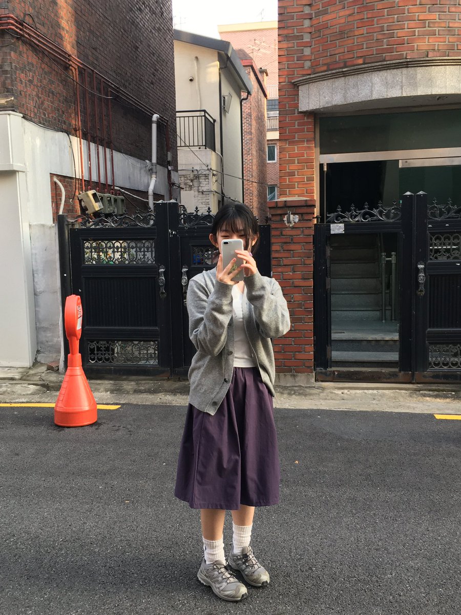 iulll_tltjs's tweet image. 완전히 가을겨울 
보라색 치마 너무 마음에 들어 ...