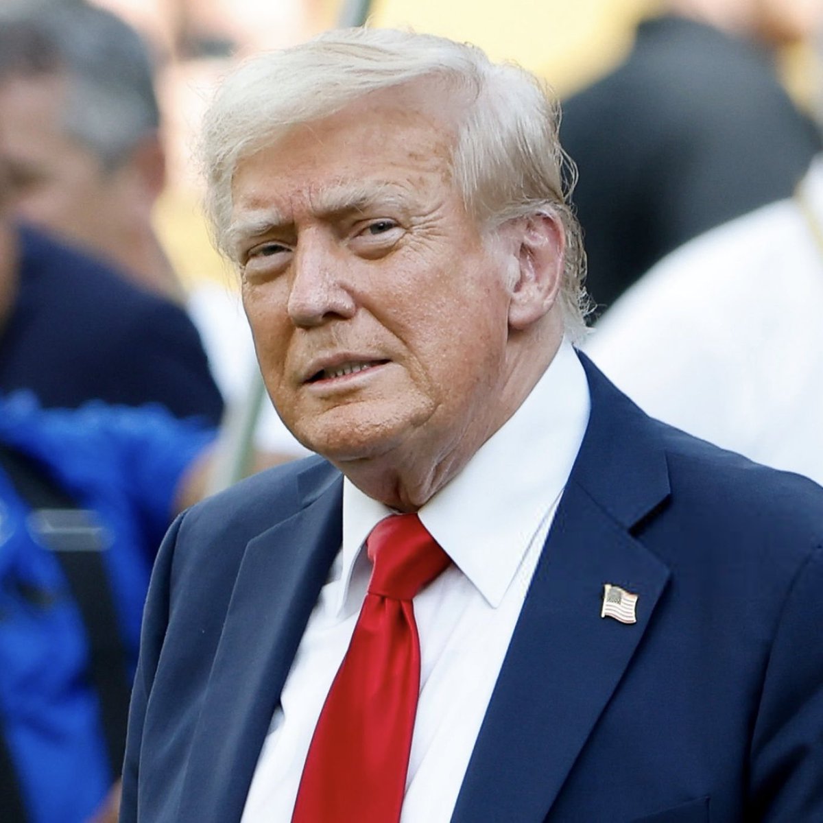 🚨 Cristiano Ronaldo 🇵🇹 : « 𝗤𝗨𝗜 𝗘𝗦𝗧 𝗟𝗘 𝗣𝗟𝗨𝗦 𝗖𝗘́𝗟𝗘̀𝗕𝗥𝗘, 𝗠𝗢𝗜 𝗢𝗨 𝗧𝗥𝗨𝗠𝗣 ?

𝗗𝗔𝗡𝗦 𝗟𝗘 𝗠𝗢𝗡𝗗𝗘 𝗘𝗡𝗧𝗜𝗘𝗥, 𝗣𝗘𝗥𝗦𝗢𝗡𝗡𝗘 𝗡’𝗘𝗦𝗧 𝗣𝗟𝗨𝗦 𝗖𝗘́𝗟𝗘̀𝗕𝗥𝗘 𝗤𝗨𝗘 𝗠𝗢𝗜. » 🐐

🎙️ <a href="/PiersUncensored/">Piers Morgan Uncensored</a>