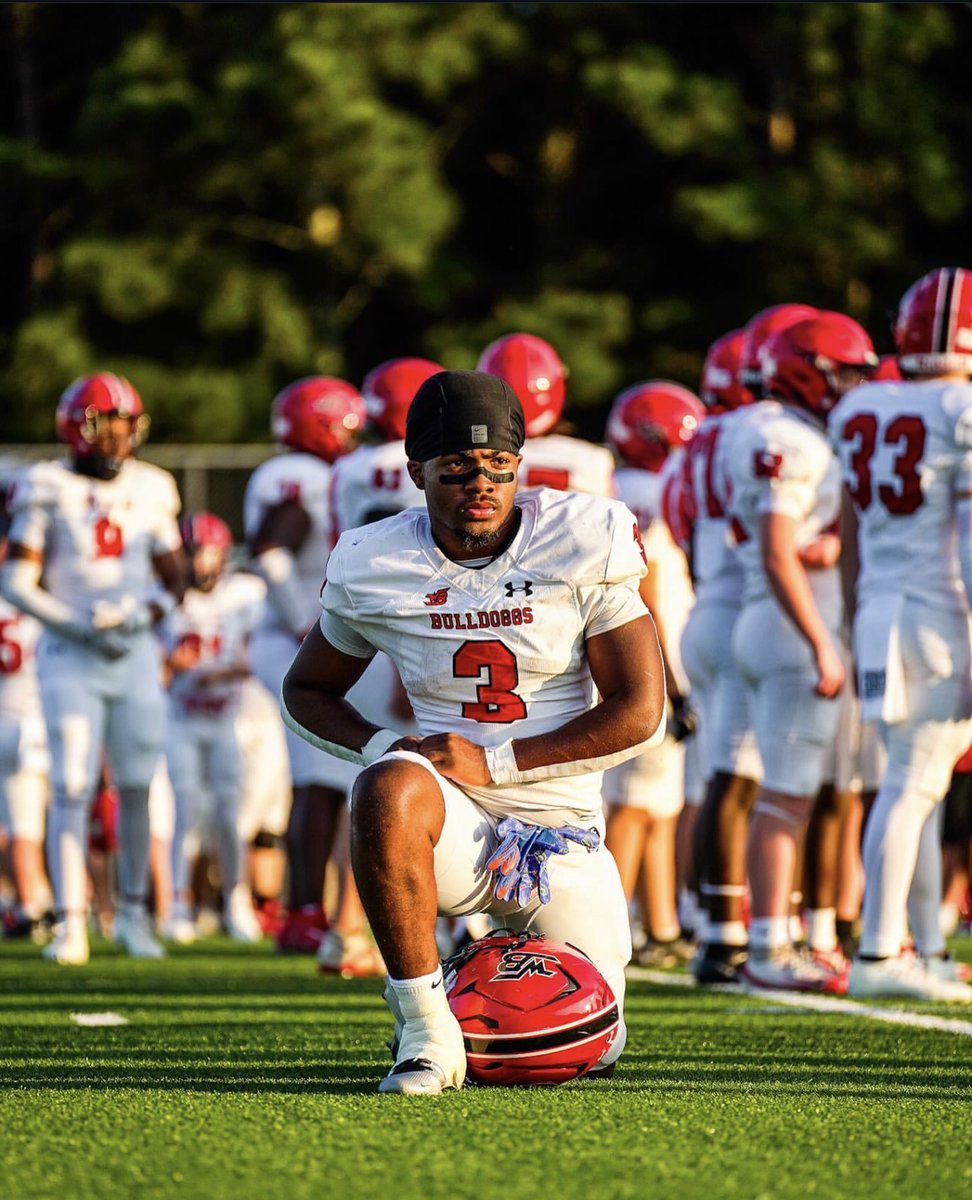 RB <a href="/Mj_Dowdy/">demetrius dowdy</a> (’26) went OFF this season:

🔥 214 carries • 1,842 yards • 20 TDs • 8.6 YPC

💥 School record: 5 TDs in a game
💥 School record: 347 rush yards in a game
💥 All-time school rushing leader: 4,320 yards
College coaches—tap in. hudl.com/video/3/178687…