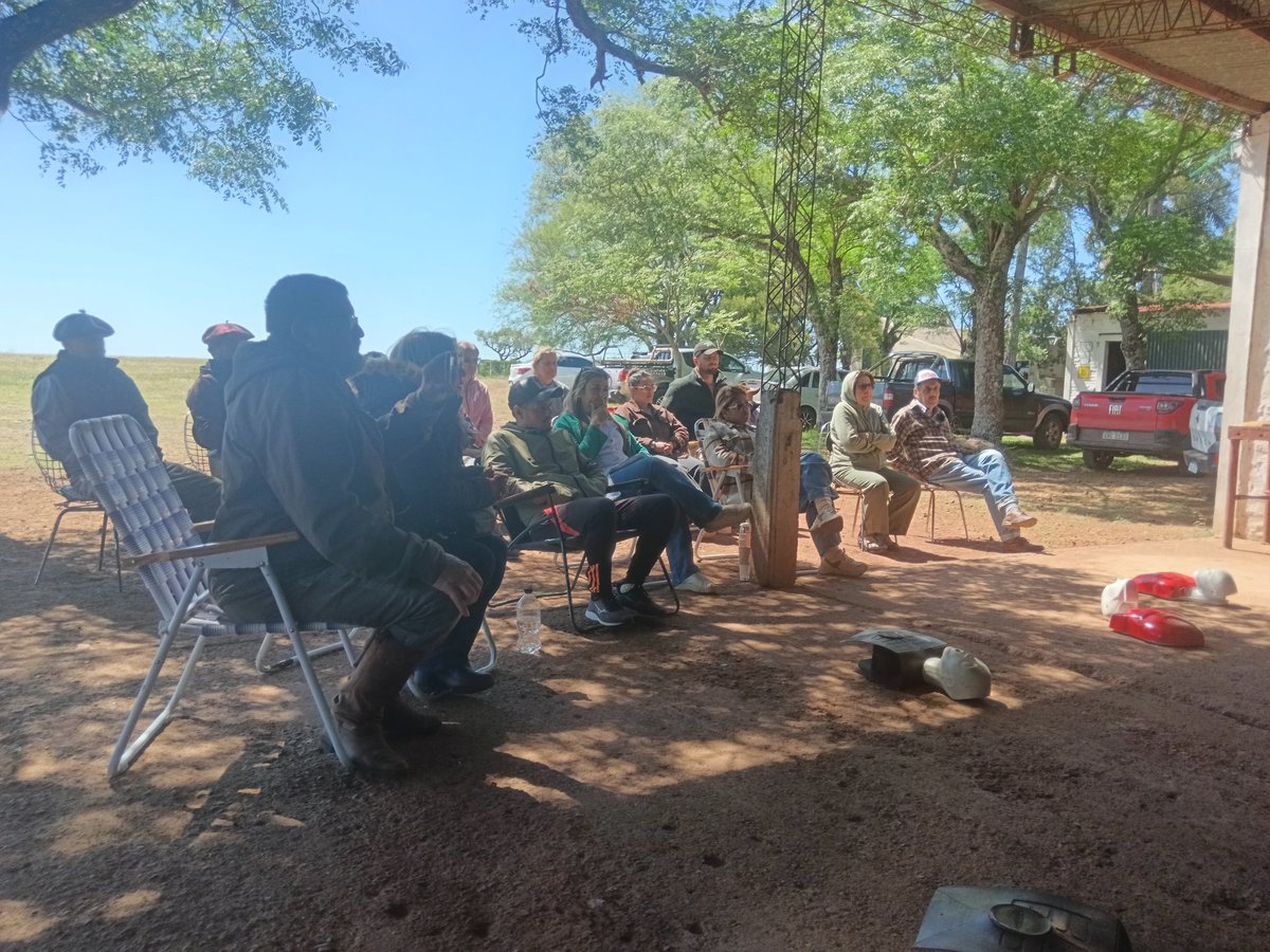 Capacitación en primeros auxilios, invitamos también a vecinos y representantes de instituciones del pueblo, tema importante y sobre todo en el campo por las distancias.