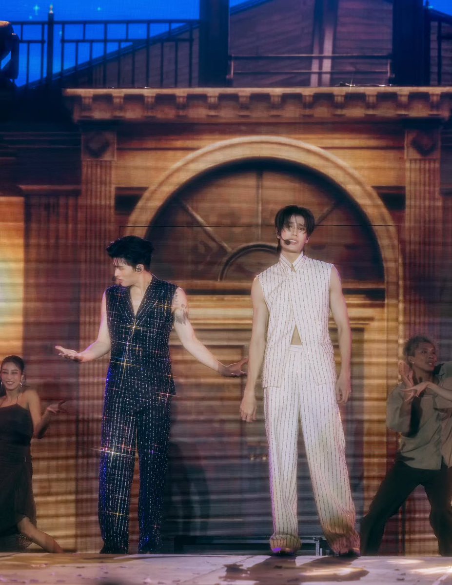 In that moment, he wasn’t a man on a stage; he was a storm wrapped in velvet, a poem disguised as a heartbeat, a flicker of eternity pretending to be human.