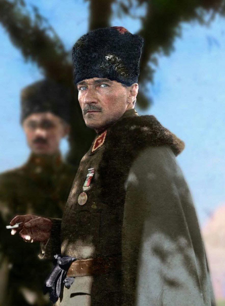 Mustafa sabri’yi hayırla yâd edenler, zamanında fetö elebaşına şifa dileyenler, içerisinde Türk ve Atatürk olmadan milli bayram kutlayan müptezeller, 10 Kasım günü Kocaeli’deki camilerde mevlid okunacak olmasından tahriş(!) olmuşlar.

Her şeyi bir kenara bırakın, Gazi Mustafa