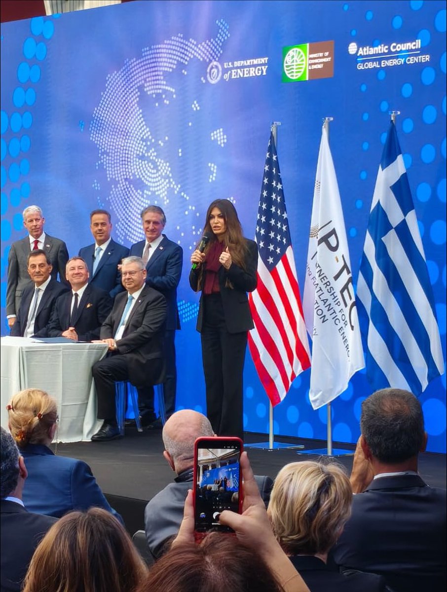 Ακόμα περιμένουν κάποιοι ότι ο Trump θα ρίξει τον Κυριάκο Μητσοτάκη και θα κάνει πρωθυπουργό τον Βελόπουλο.