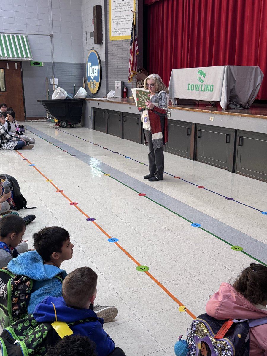 DowlingTigers's tweet photo. Big thanks to author Melanie Moore for stopping by Dowling today to talk about her new book! Your story and passion for students and reading inspire us all. We can’t wait to read more from you! #AVID ✨📚 https://t.co/7LPn4JODwC