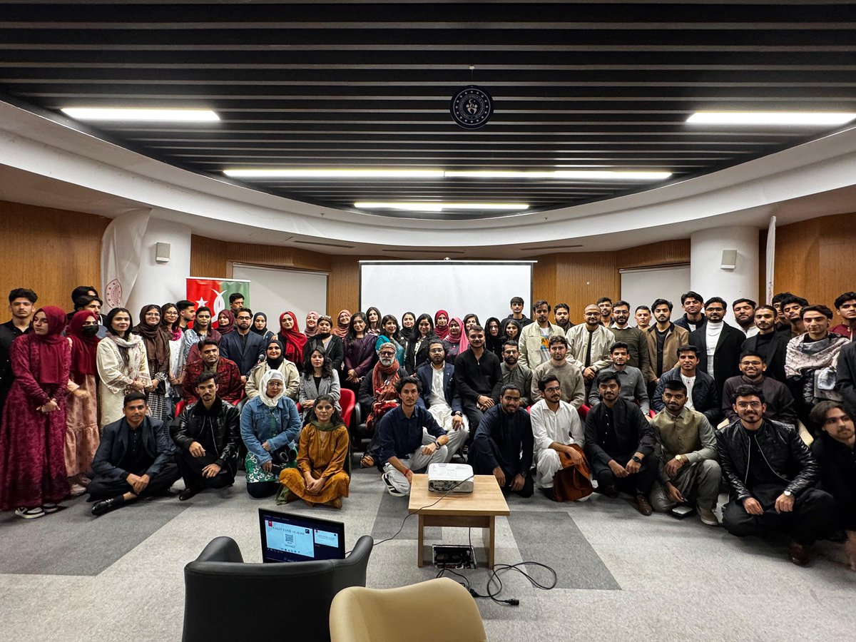 AbdullahZMir's tweet photo. We had the honour of hosting Yusuf Bashir Qureshi in Istanbul (a true embodiment of Pakistani art, culture, and soul.)
An artist, actor, musician, poet, and storyteller who carries heritage with humility and purpose
#PAKSTURK #StudyinTurkiye #PakistanTurkiye https://t.co/V5S6rsUjXz