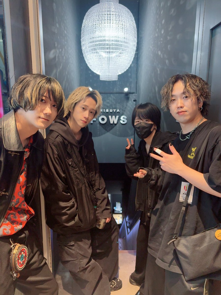 【Thank you FOWS💪🔥】

渋谷FOWSありがとうございました🙌
企画前のラスト一本気合いのステージでした💥

1.DAWDLE
2.B.U.G
3.ラヴソング
4.TRIGGER
5.Bloom
6.ハルメク

次回は主催⚡️
11/26(水)shibuya eggmanダヴフェス🔥

チケットはこちらから🎫
🔗eplus.jp/sf/detail/4412…