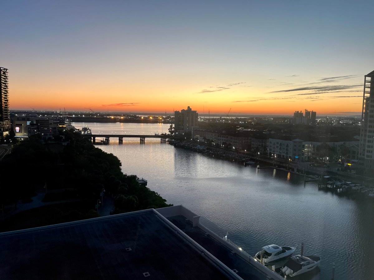 statdebjit's tweet image. Dawn in Tampa, FL