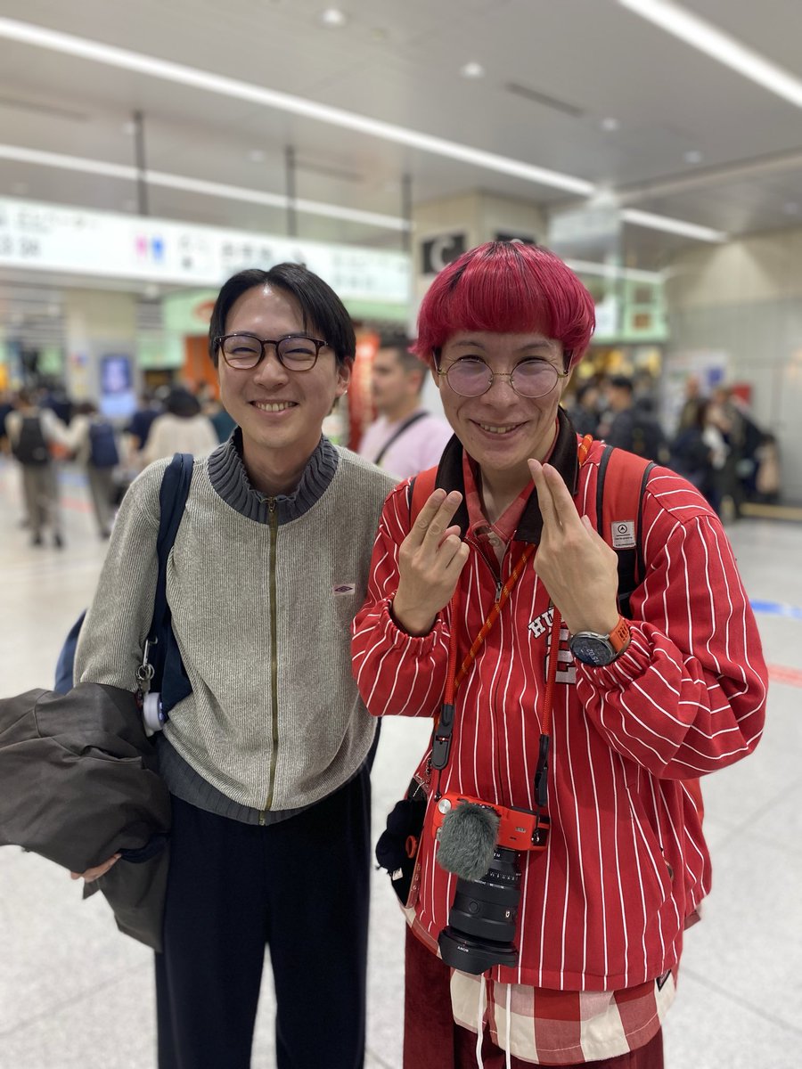 karatatimaedaky's tweet photo. 新大阪の駅で、なかむた君とバチョフにバッタリ会いました😊 https://t.co/fSCM2Plo2y