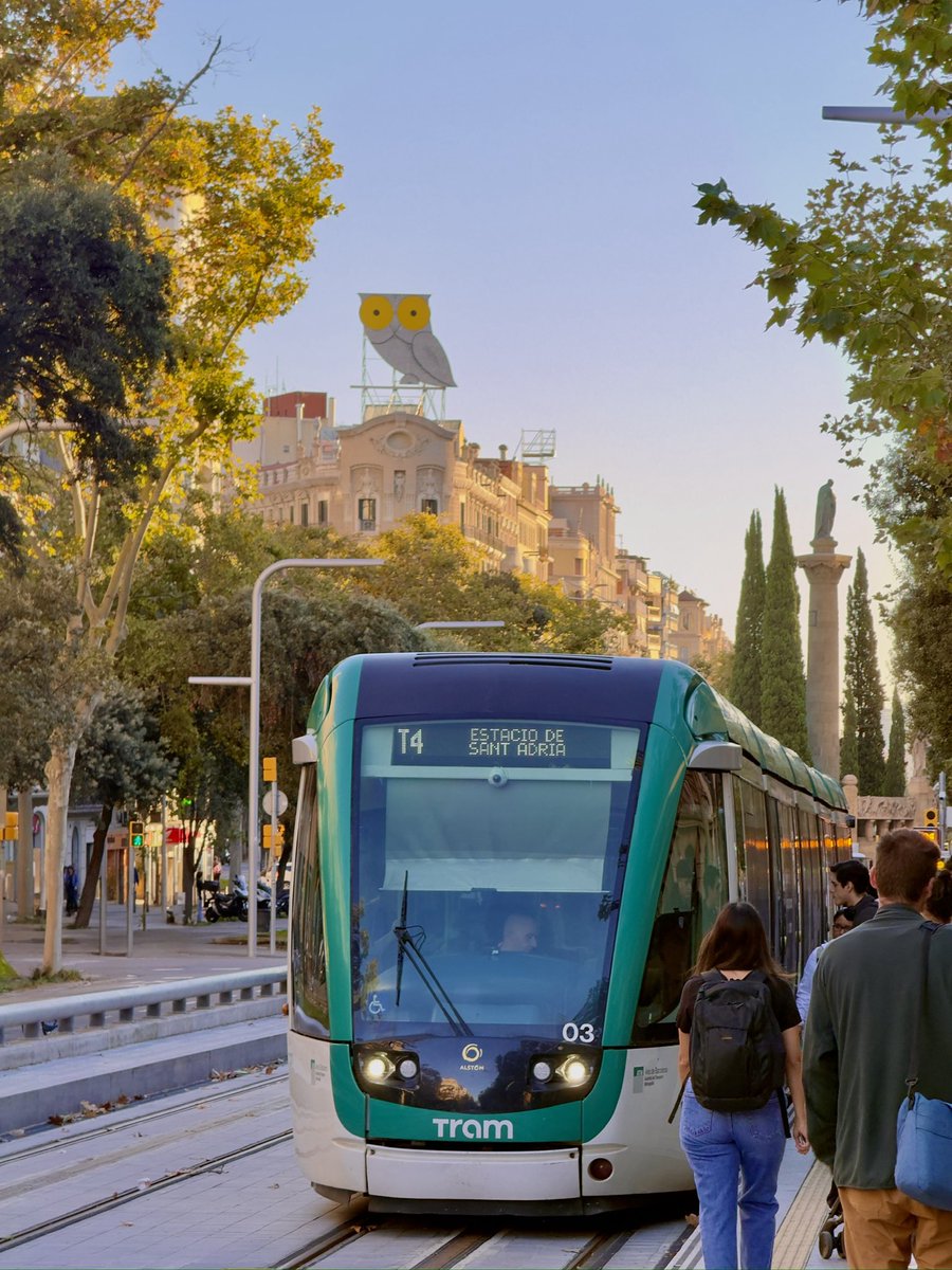 AntManRiV's tweet image. Búho, Barcelona Spain 🇪🇸 

#buhobarcelona #barcelona #eixample #spain