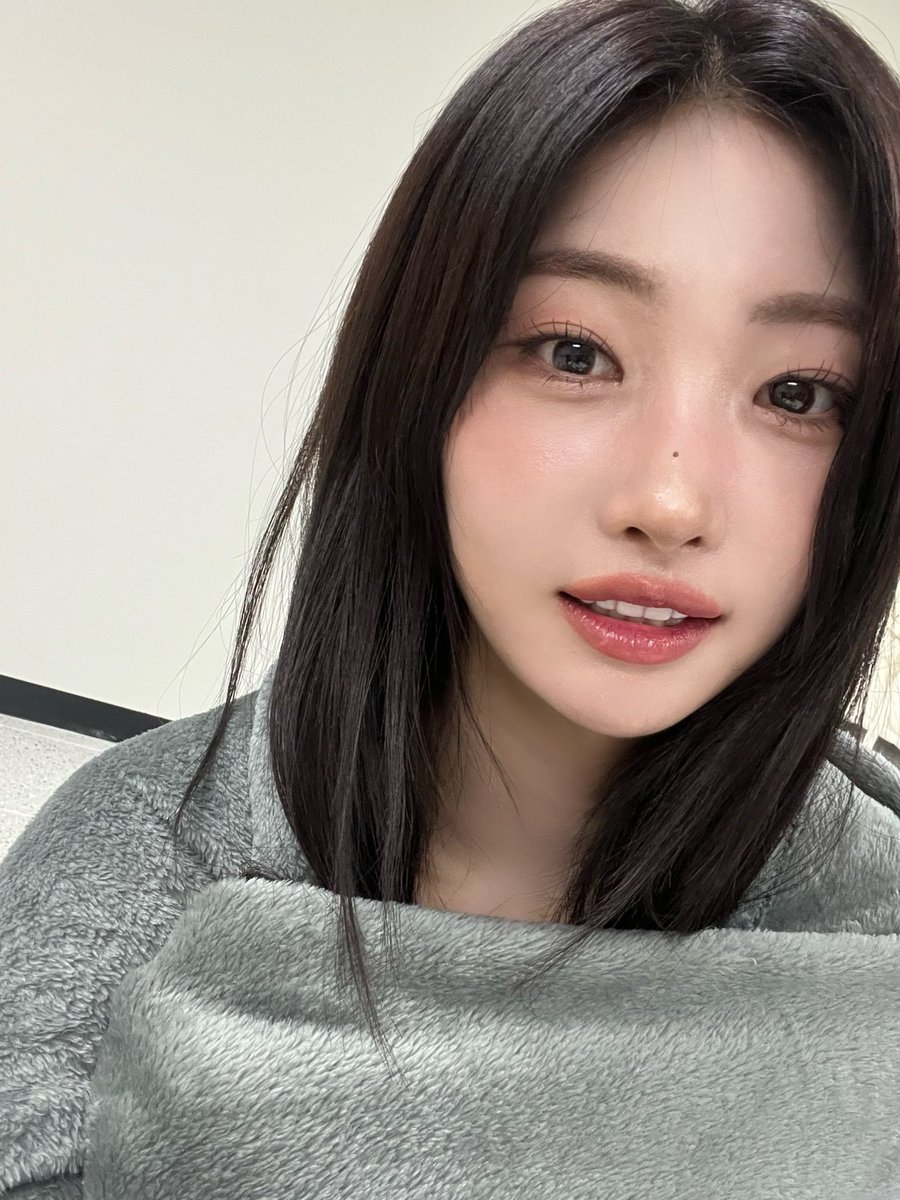 hourly sihyeon 🐰 tweet media