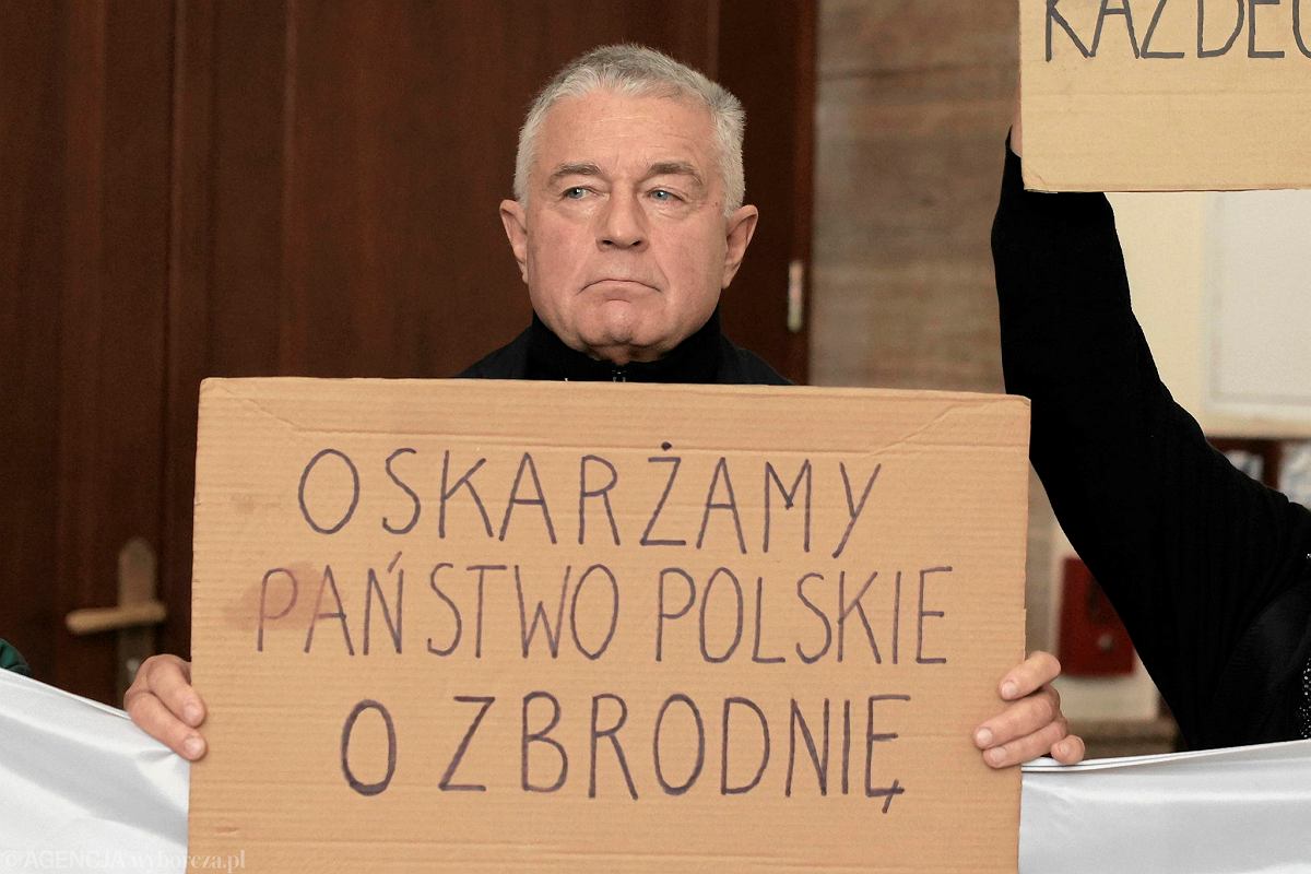 Tymczasem sąd uniewinnił Frasyniuka od zarzutu znieważenia polskich żołnierzy 🤡
W tym samym czasie staruszka jest ciągana o sądach bo obraziła Owsiaka, a rząd chwali się zabezpieczeniem granicy z Białorusią 🙃

Jak mawia klasyk "Bareja by tego nie wymyślił"