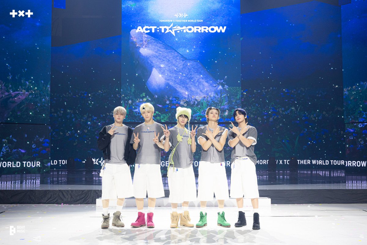 0304StartLine's tweet photo. @taegyupilled who in #TOMORROWXTOGETHER ? 

- who caught your attention first: Soobin (with his almond milk)
- first bias: Taehyun
- current bias: Taehyun
- bias wrecker: HueKangz
- favorite music video: Nap of a Star
- favorite song: Chasing That Feeling

#2025MAMAVOTE https://t.co/xKa73QZK3V