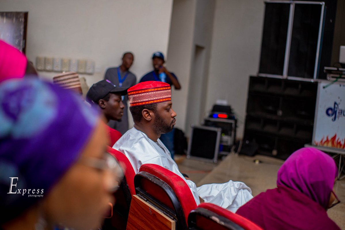 Tech_Guy00's tweet image. #PhotoSpeaks with my mentor, DG @hallirunazeer , at the Kids to the World Summit organized by the Creating Happiness Foundation.