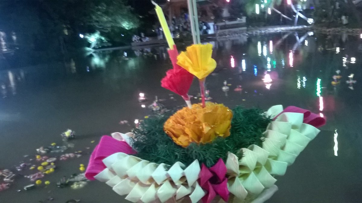 OtaniDee's tweet photo. ลอยกระทงเมื่อคืน คนเดียวอีกตามเคย
#ผู้ชายเหงา #ชายโสด #FWB #กทม https://t.co/KiwUgeDzli
